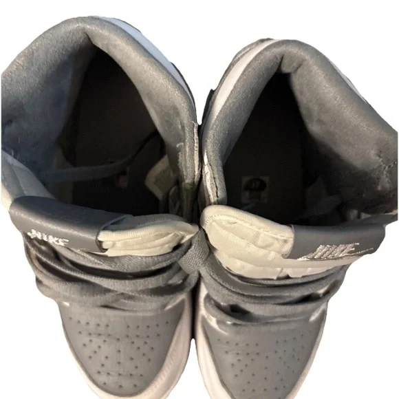 YOUTH Nike Jordan 1's gray/white retro high OG stealth. SIZE 4 -**NO BOX - Picture 8 of 16